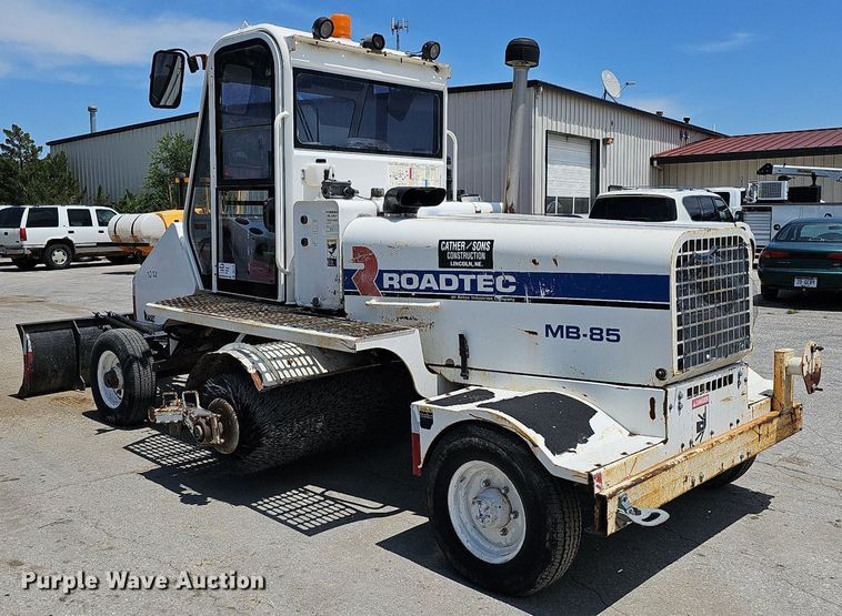 image for item DO2776 2013 Roadtec MB-85  broom