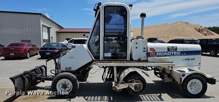 image for item DO2776 2013 Roadtec MB-85  broom