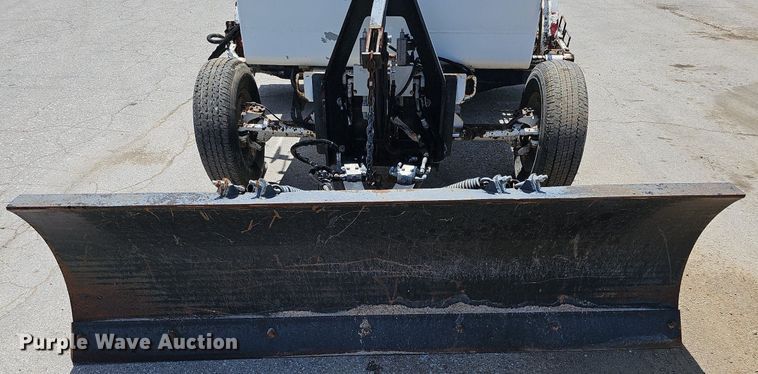 image for item DO2776 2013 Roadtec MB-85  broom