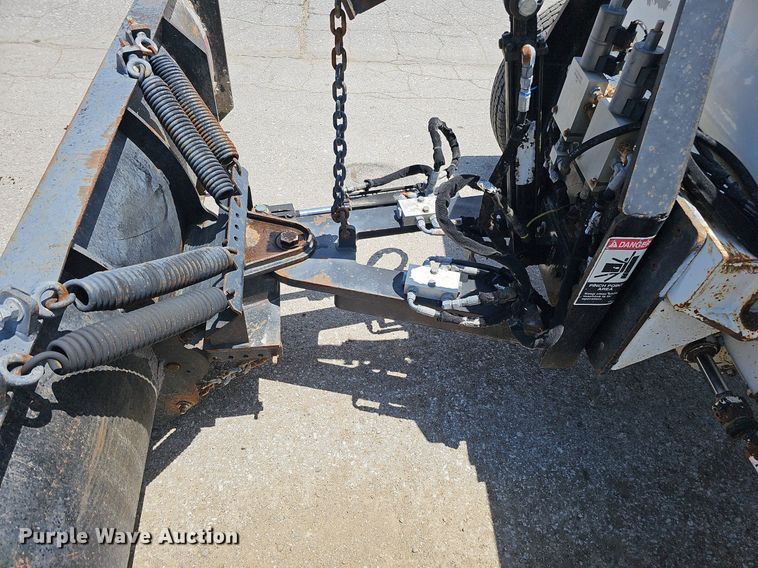 image for item DO2776 2013 Roadtec MB-85  broom