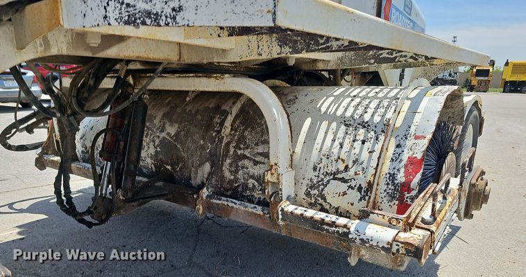 image for item DO2776 2013 Roadtec MB-85  broom