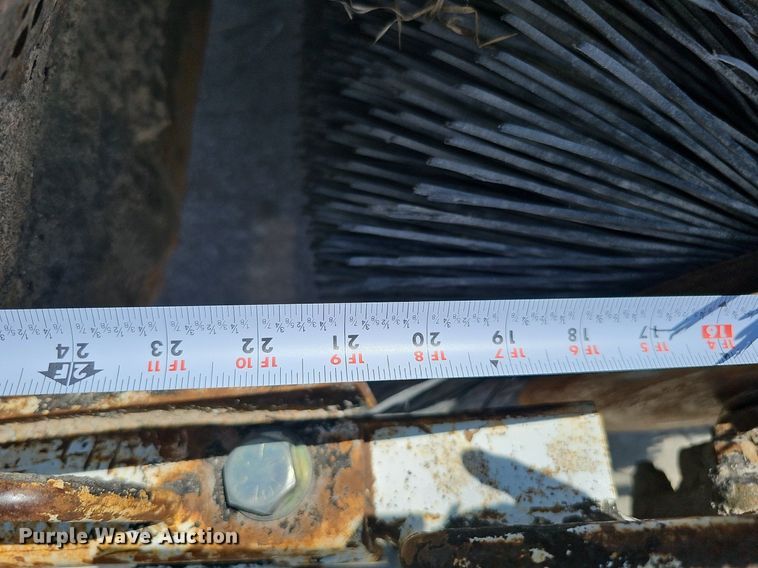 image for item DO2776 2013 Roadtec MB-85  broom