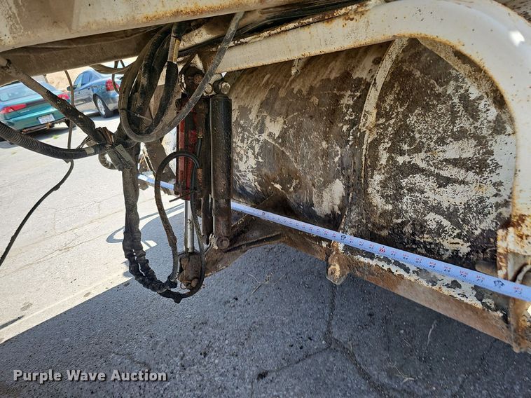 image for item DO2776 2013 Roadtec MB-85  broom