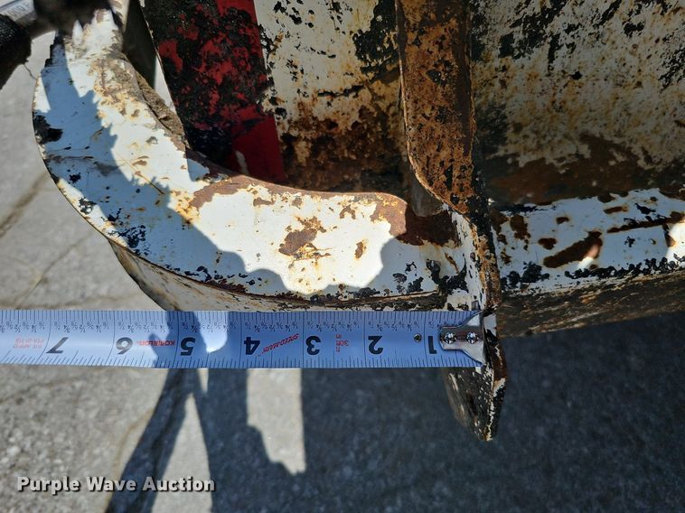 image for item DO2776 2013 Roadtec MB-85  broom