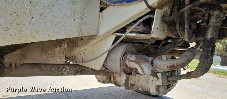 image for item DO2776 2013 Roadtec MB-85  broom