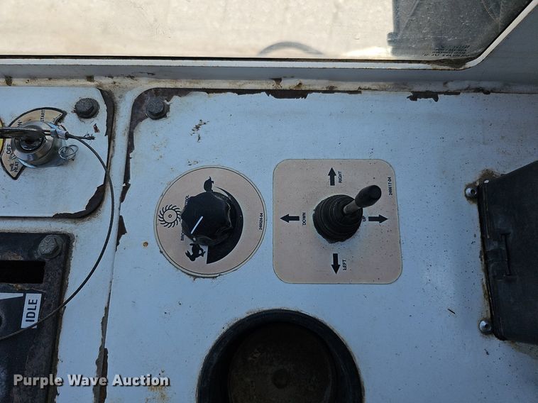 image for item DO2776 2013 Roadtec MB-85  broom