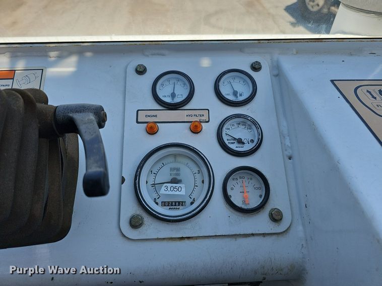 image for item DO2776 2013 Roadtec MB-85  broom