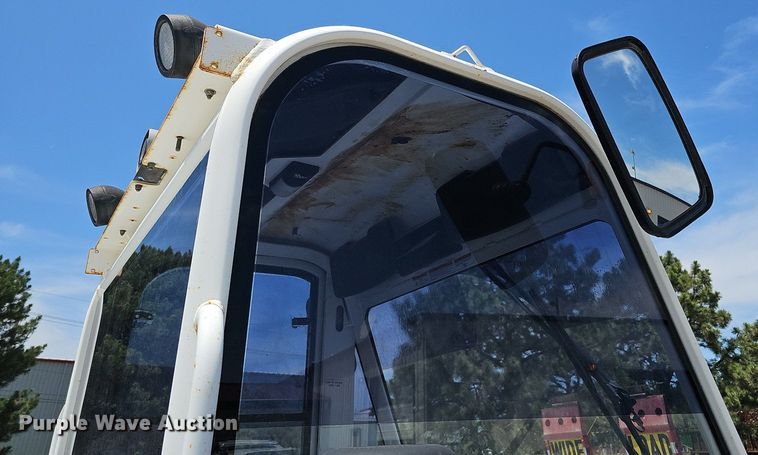 image for item DO2776 2013 Roadtec MB-85  broom