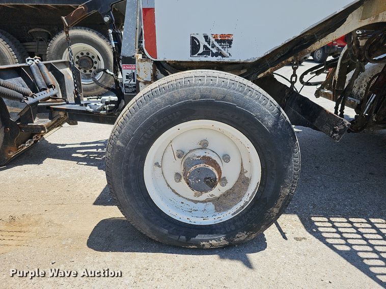 image for item DO2776 2013 Roadtec MB-85  broom