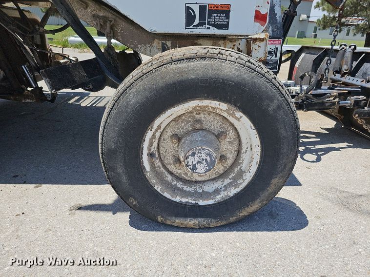 image for item DO2776 2013 Roadtec MB-85  broom