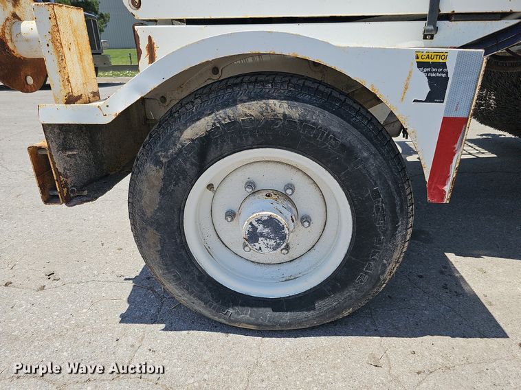 image for item DO2776 2013 Roadtec MB-85  broom