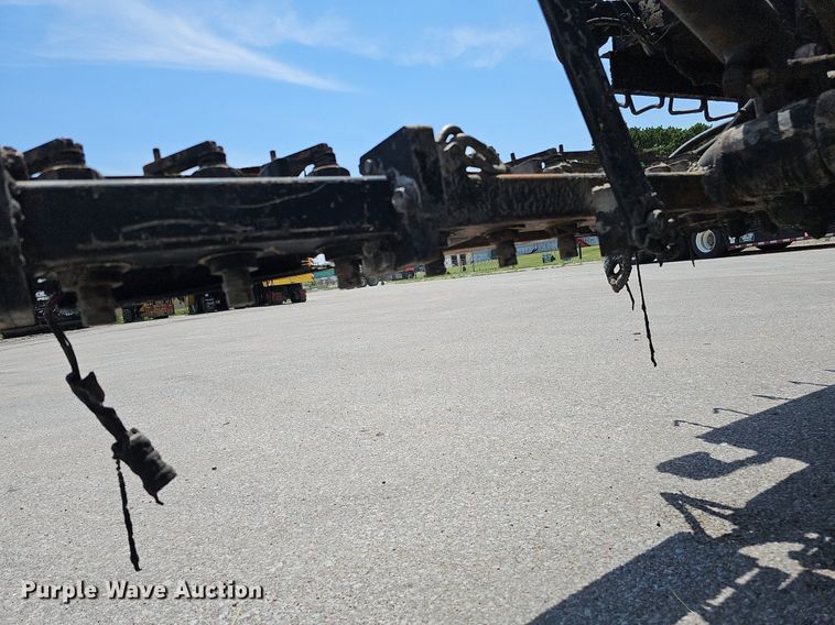 image for item DO2777 1996 International 4900  oil distributor truck