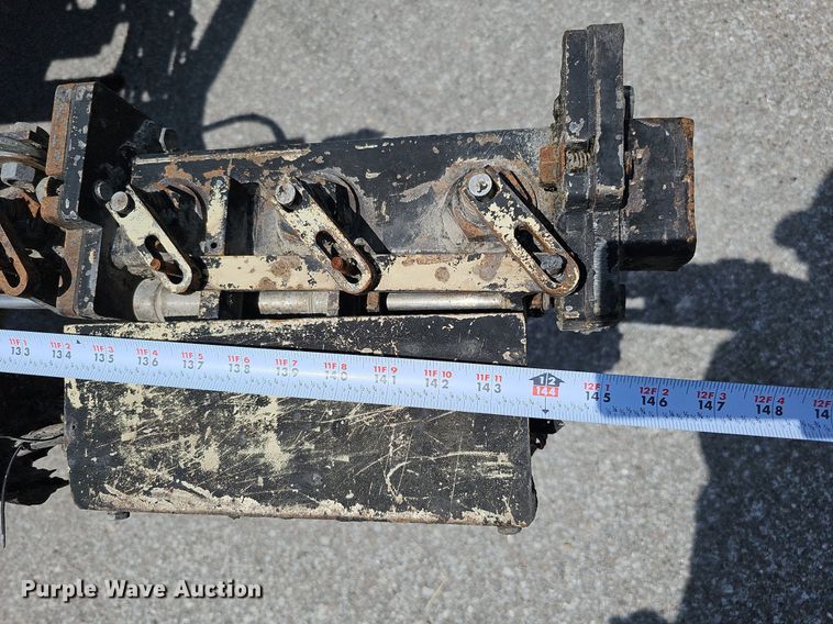 image for item DO2777 1996 International 4900  oil distributor truck