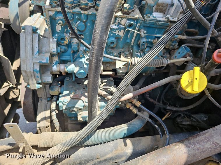 image for item DO2777 1996 International 4900  oil distributor truck