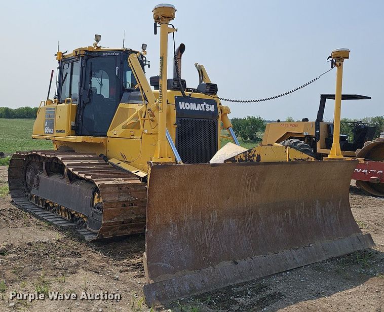 image for item DO2781 2013 Komatsu D65WX-17  dozer