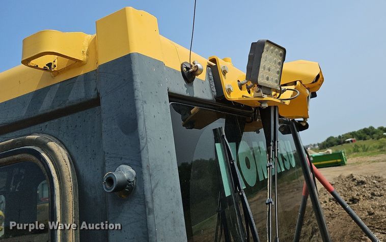 image for item DO2781 2013 Komatsu D65WX-17  dozer