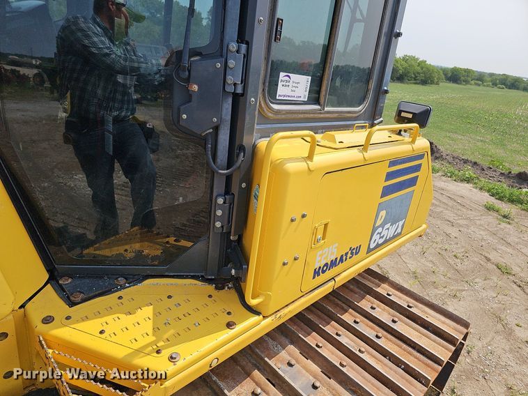 image for item DO2781 2013 Komatsu D65WX-17  dozer