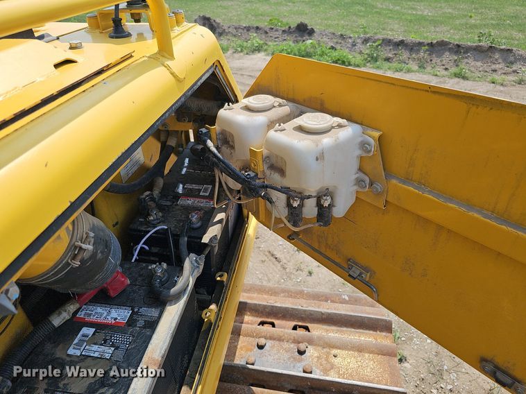 image for item DO2781 2013 Komatsu D65WX-17  dozer