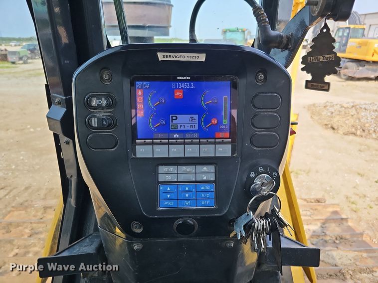 image for item DO2781 2013 Komatsu D65WX-17  dozer