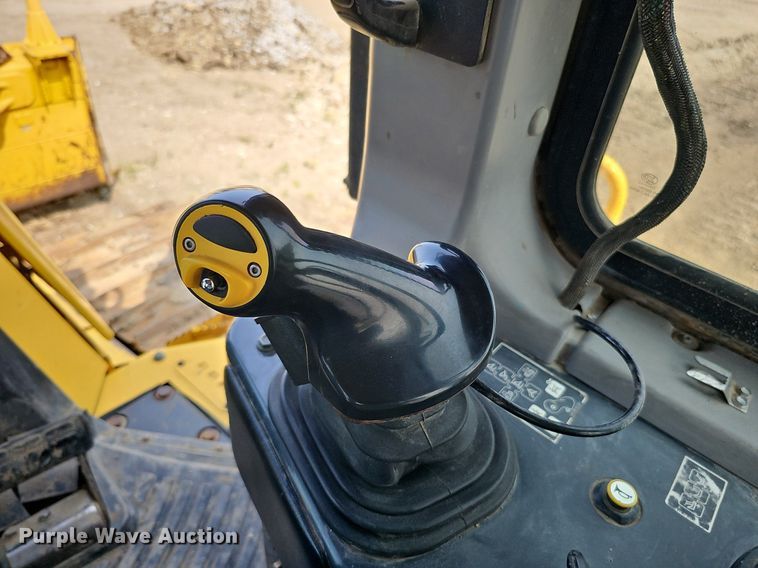 image for item DO2781 2013 Komatsu D65WX-17  dozer