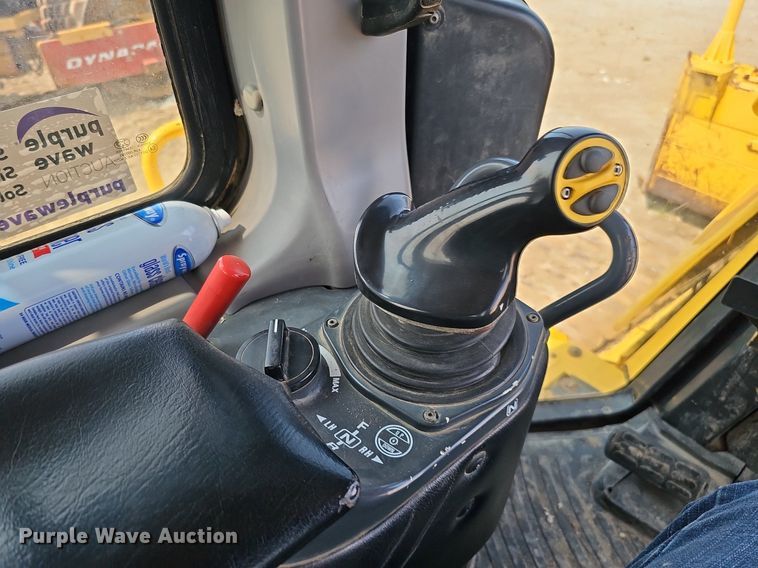 image for item DO2781 2013 Komatsu D65WX-17  dozer