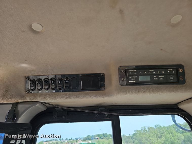 image for item DO2781 2013 Komatsu D65WX-17  dozer