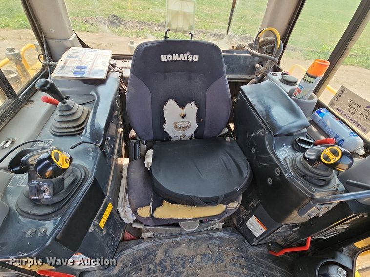 image for item DO2781 2013 Komatsu D65WX-17  dozer