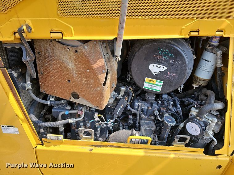 image for item DO2781 2013 Komatsu D65WX-17  dozer