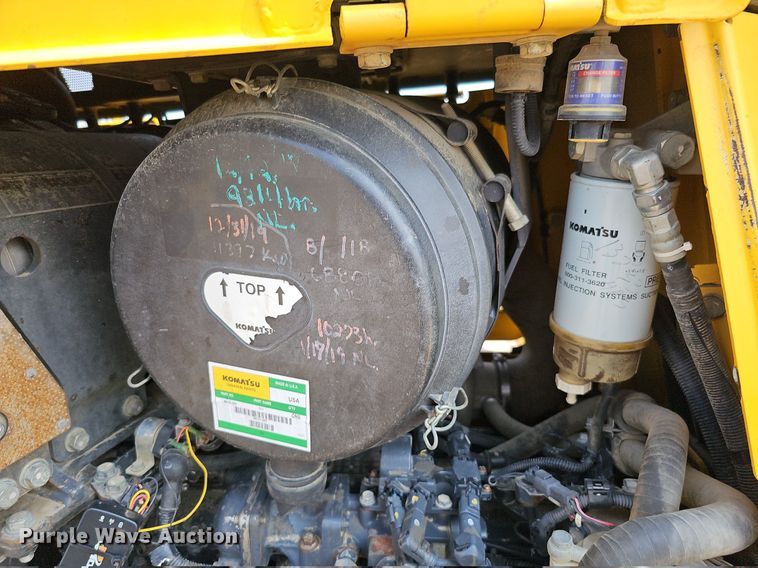 image for item DO2781 2013 Komatsu D65WX-17  dozer