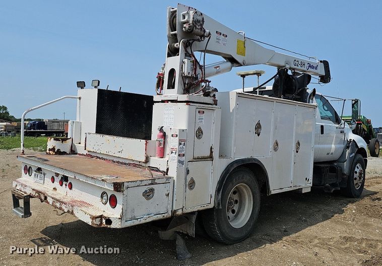 image for item DO2782 2000 Ford F650 Super Duty XL  utility / service truck