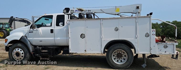 image for item DO2782 2000 Ford F650 Super Duty XL  utility / service truck