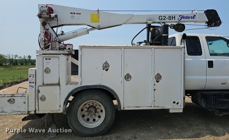 image for item DO2782 2000 Ford F650 Super Duty XL  utility / service truck