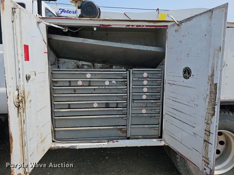 image for item DO2782 2000 Ford F650 Super Duty XL  utility / service truck