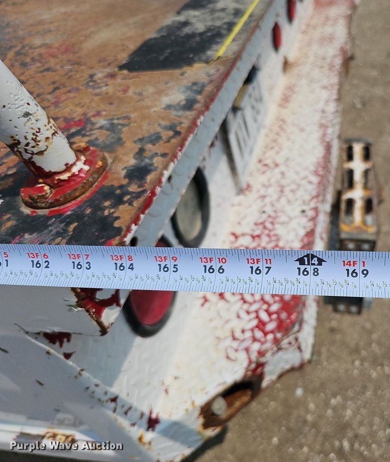 image for item DO2782 2000 Ford F650 Super Duty XL  utility / service truck