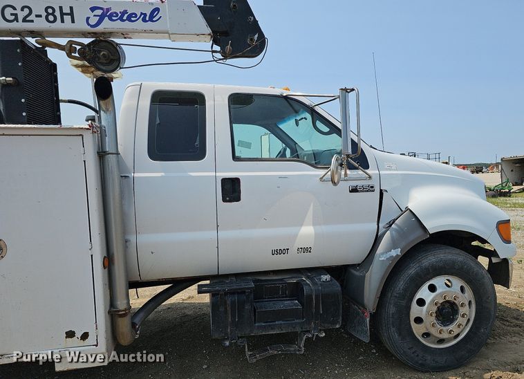 image for item DO2782 2000 Ford F650 Super Duty XL  utility / service truck