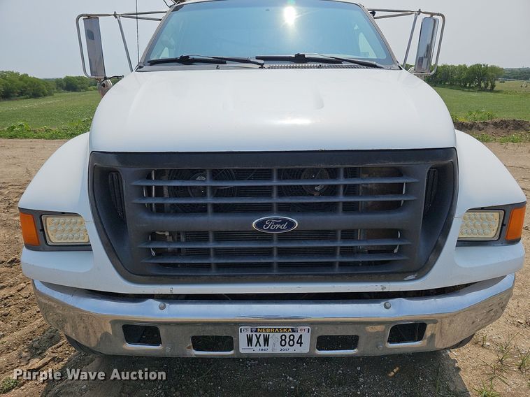 image for item DO2782 2000 Ford F650 Super Duty XL  utility / service truck