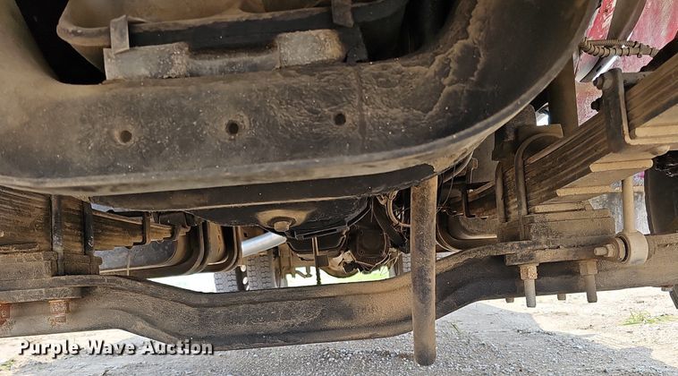 image for item DO2782 2000 Ford F650 Super Duty XL  utility / service truck