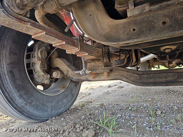 image for item DO2782 2000 Ford F650 Super Duty XL  utility / service truck