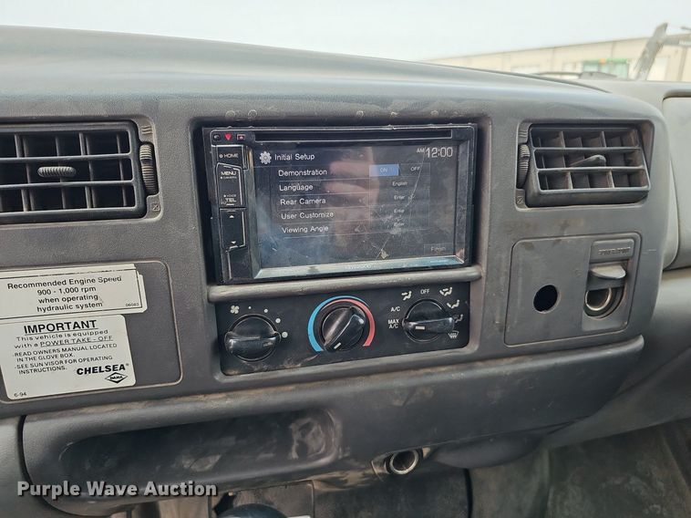 image for item DO2782 2000 Ford F650 Super Duty XL  utility / service truck