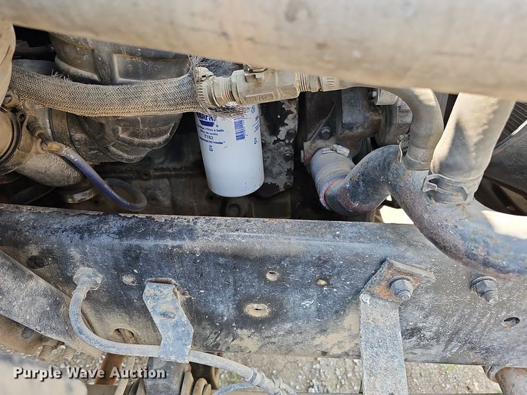 image for item DO2782 2000 Ford F650 Super Duty XL  utility / service truck