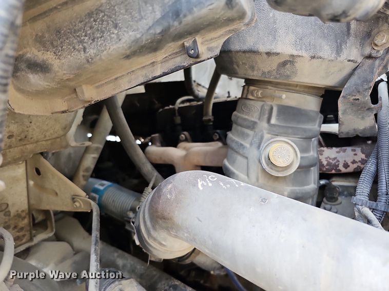 image for item DO2782 2000 Ford F650 Super Duty XL  utility / service truck