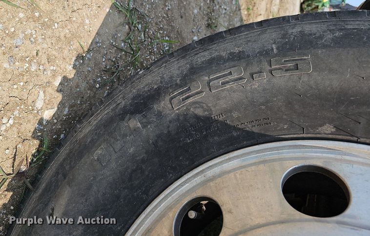 image for item DO2782 2000 Ford F650 Super Duty XL  utility / service truck