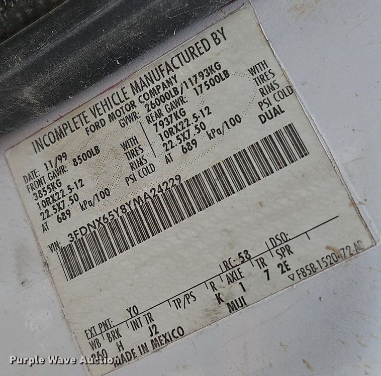 image for item DO2782 2000 Ford F650 Super Duty XL  utility / service truck