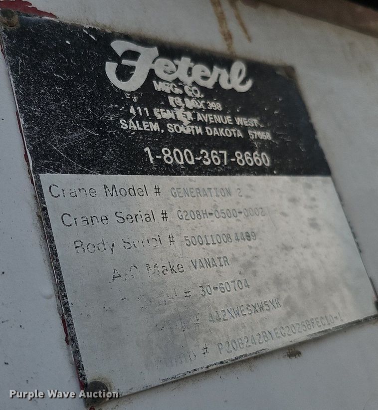 image for item DO2782 2000 Ford F650 Super Duty XL  utility / service truck