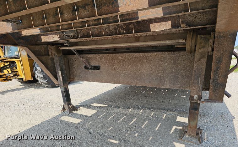 image for item DO2783 2002 Dakota Manufacturing  drop deck equipment trailer