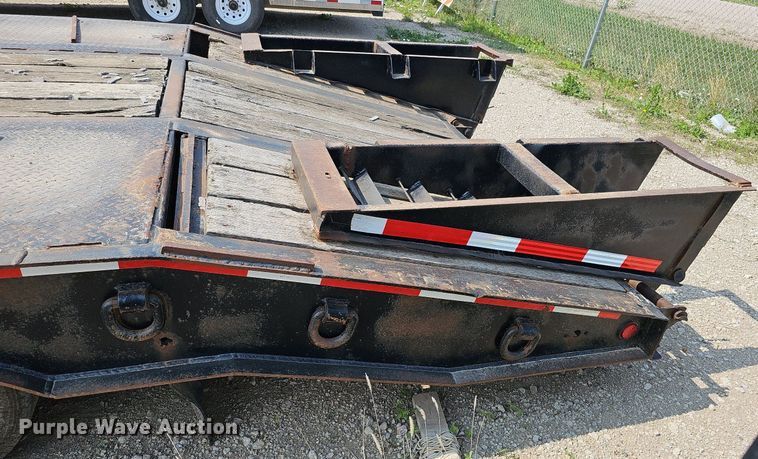image for item DO2783 2002 Dakota Manufacturing  drop deck equipment trailer
