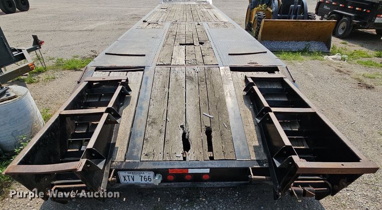 image for item DO2783 2002 Dakota Manufacturing  drop deck equipment trailer