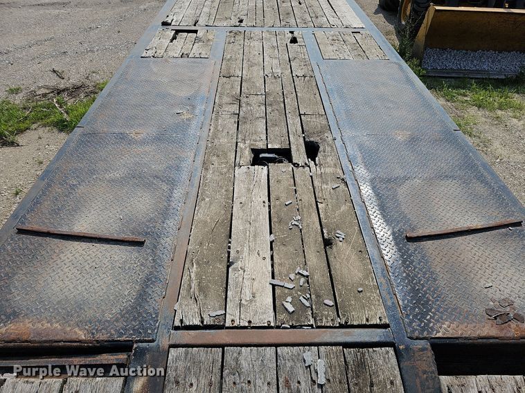 image for item DO2783 2002 Dakota Manufacturing  drop deck equipment trailer