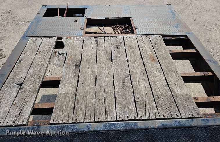 image for item DO2783 2002 Dakota Manufacturing  drop deck equipment trailer