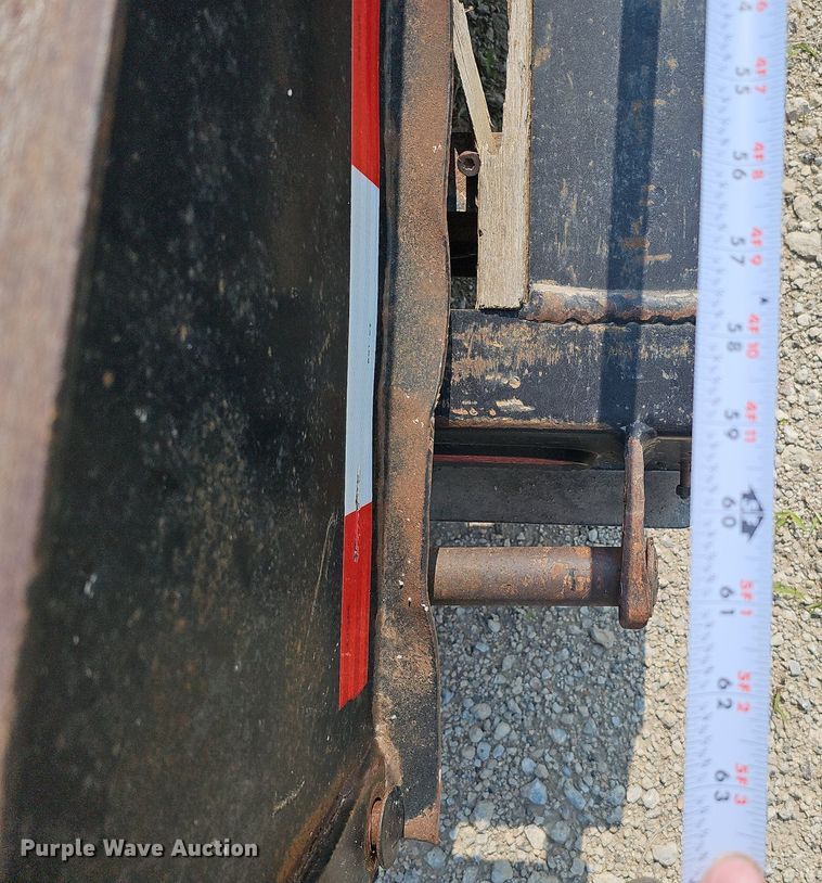 image for item DO2783 2002 Dakota Manufacturing  drop deck equipment trailer